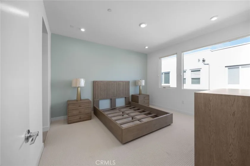 669 S Lyon Street photo 32