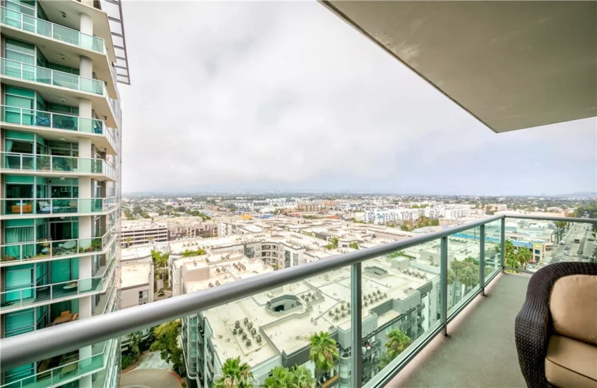 13650 Marina Pointe Drive #1506 photo 12