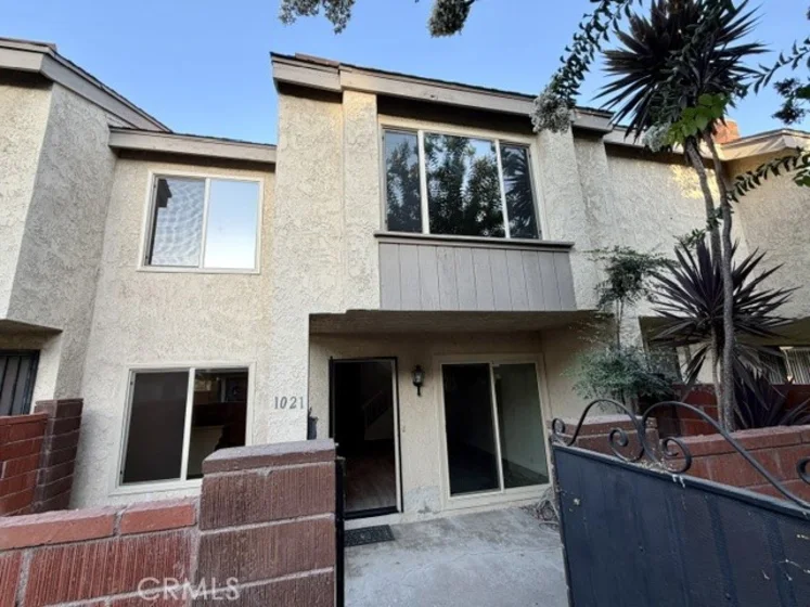 1021 W Lamark Lane photo 2