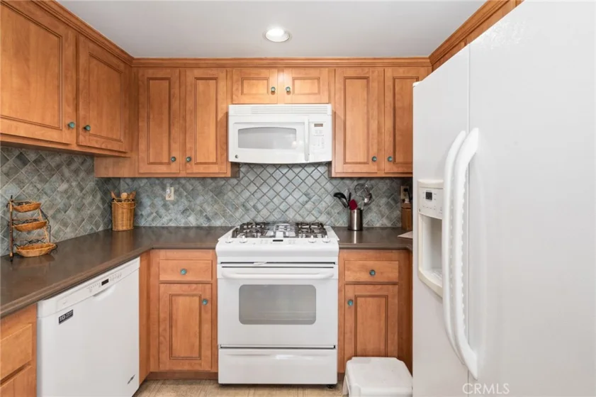 106 N Western #302 photo 3