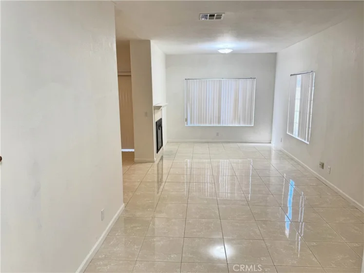 18319 Hart Street #3 photo 4