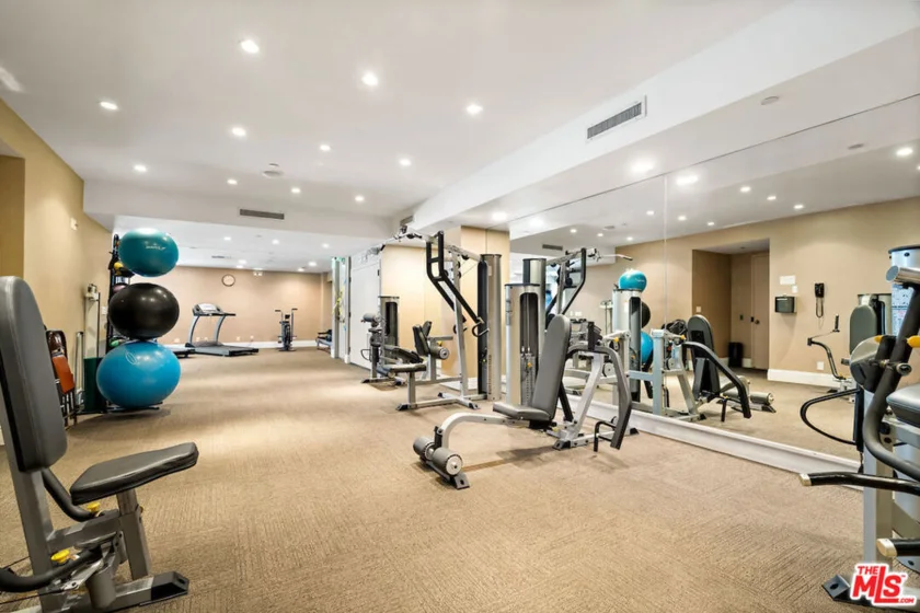 10551 Wilshire Boulevard #403 photo 17