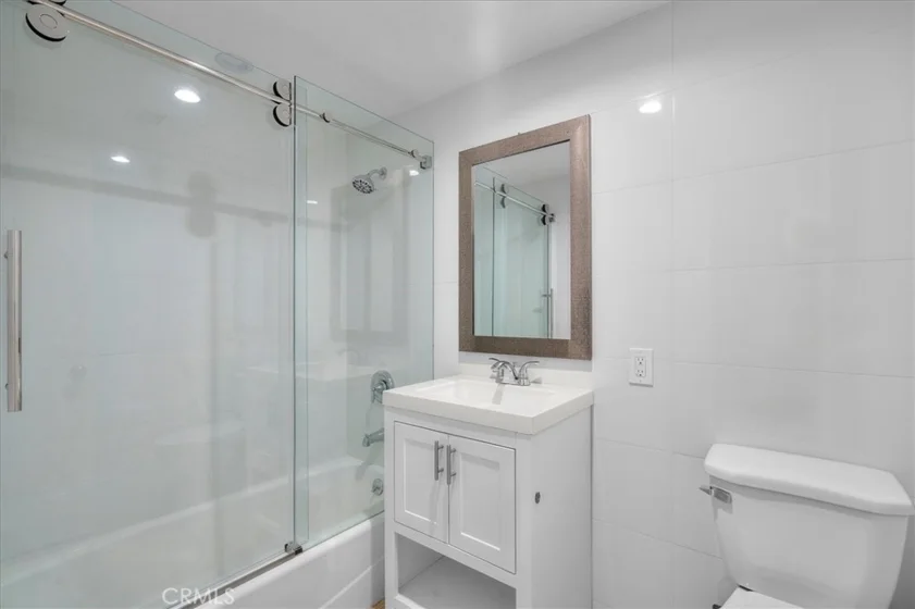 969 Hilgard Avenue #1006 photo 12