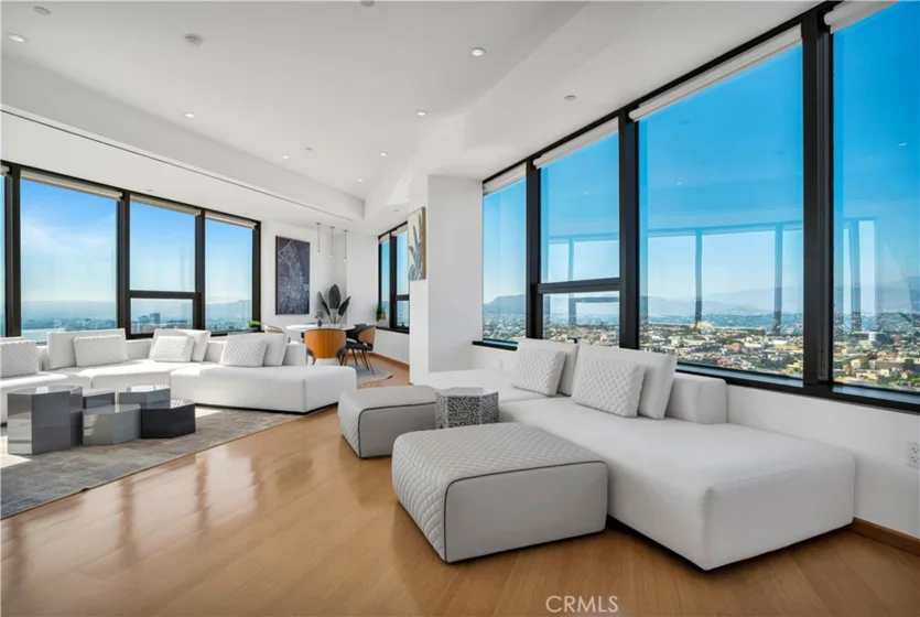 1100 Wilshire Boulevard #3302 photo 1