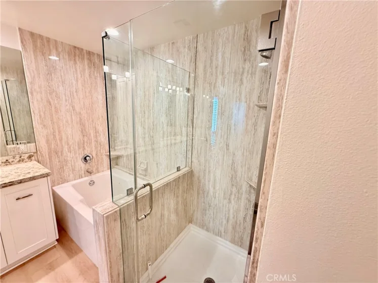1310 E Ocean #407 photo 33