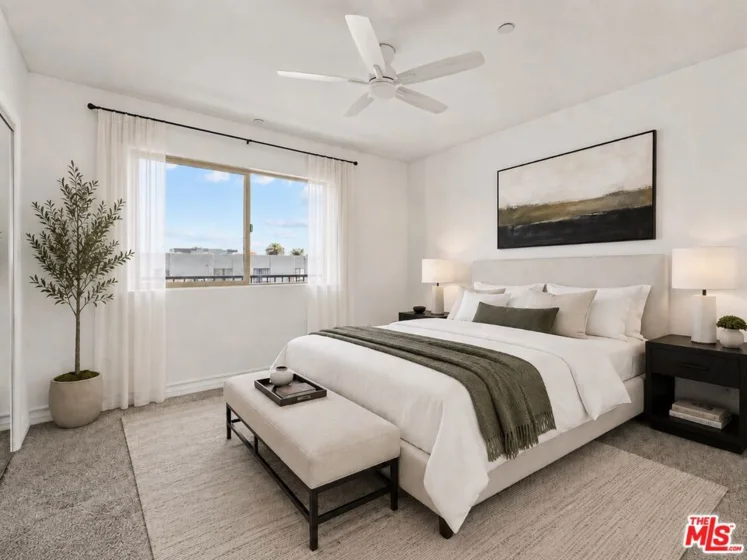 936 N Hudson Avenue #302 photo 20