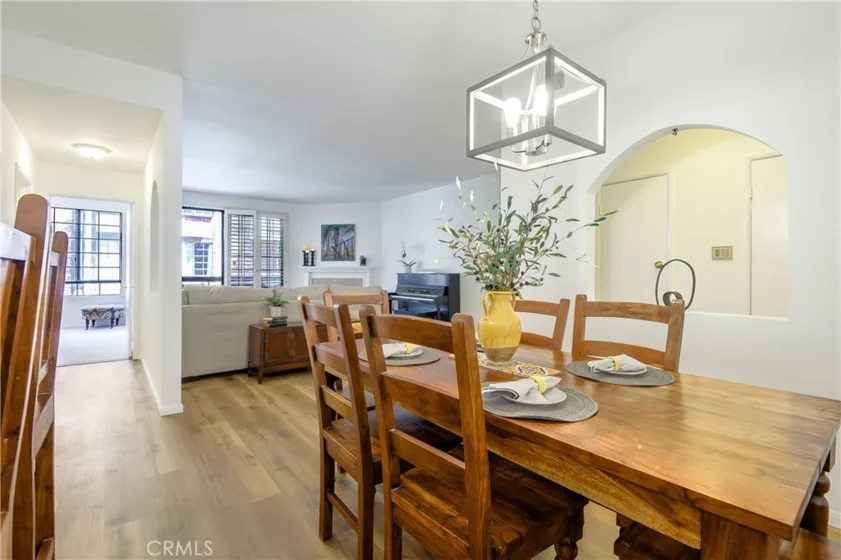5534 Encino Avenue #211 photo 1
