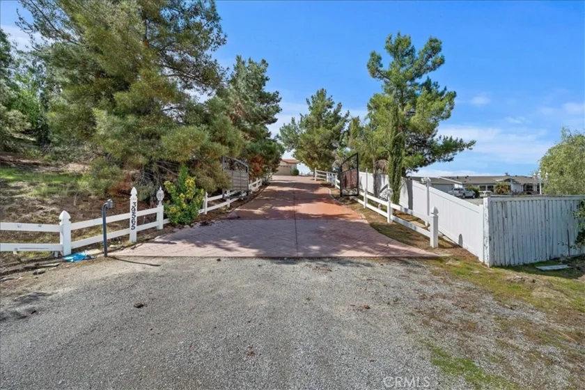 39565 Spanish Oaks Drive photo 14