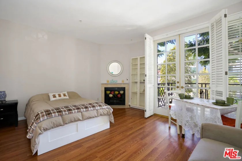 10630 Eastborne Avenue #306 photo 31