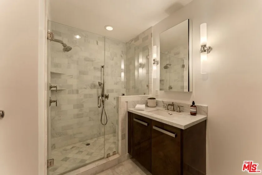 447 N Doheny Drive #101 photo 26