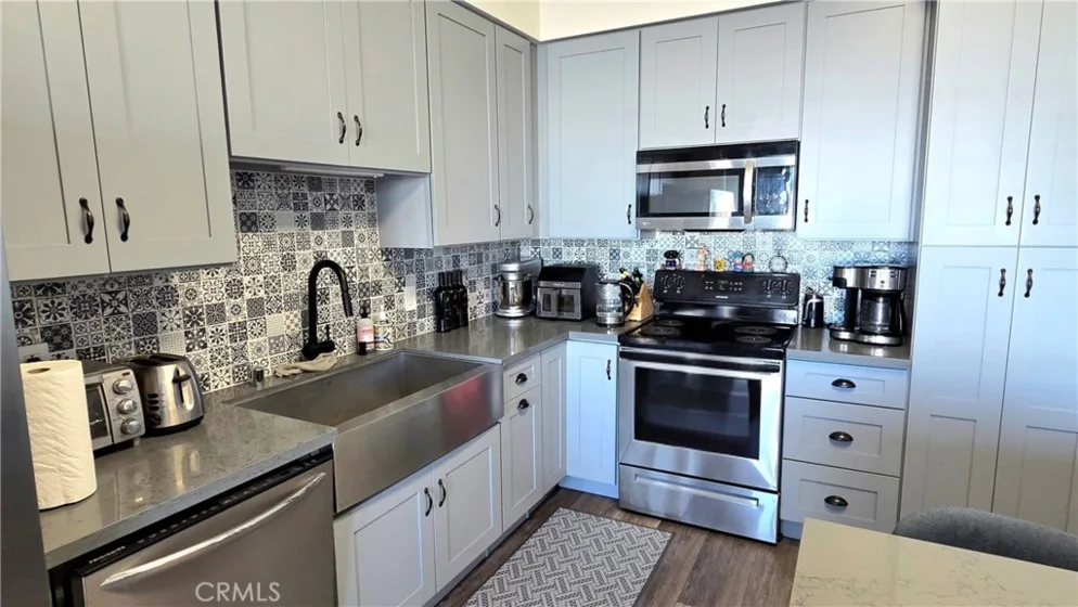 488 E Ocean #1607 photo 4