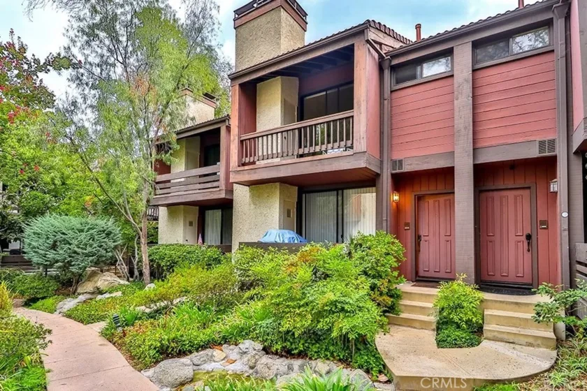 21931 Burbank #23 photo 5