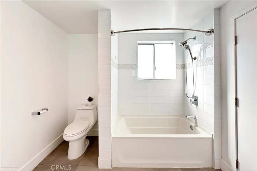 1101 S Harvard Boulevard #506 photo 5