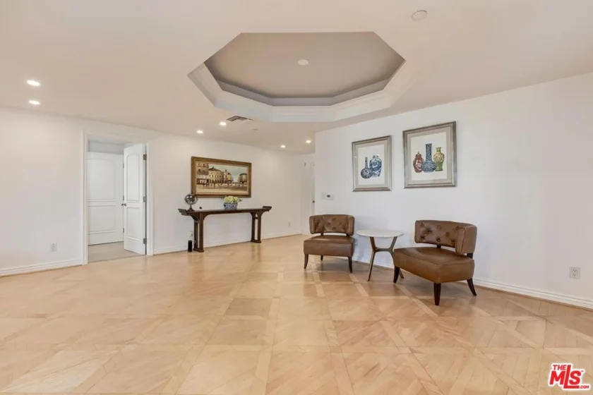 430 N Oakhurst Drive #202 photo 23