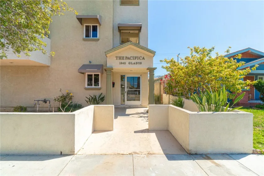 1042 Gladys Avenue #6 photo 1