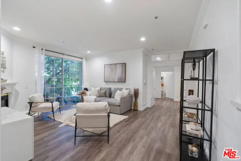 7218 Hillside Avenue #206 photo 1