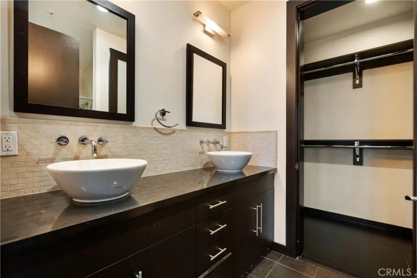 655 S Hope Street #704 photo 8