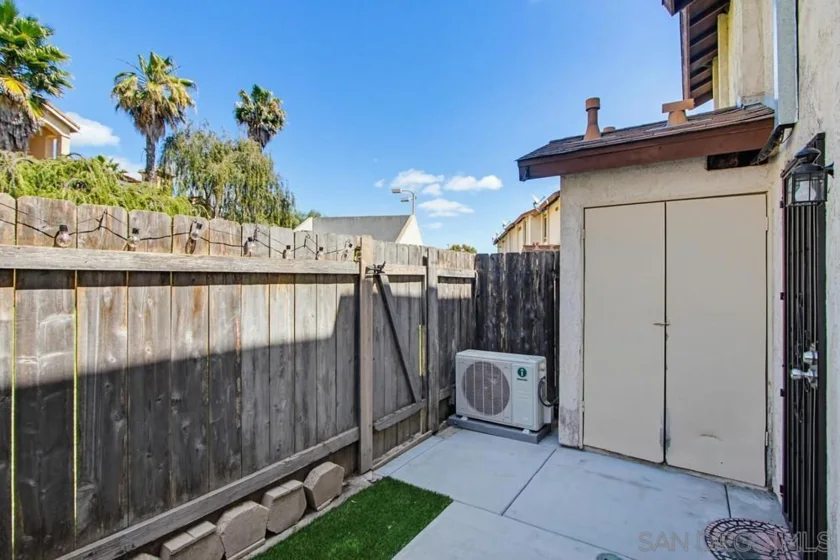 5130 N River Road #Unit B photo 40