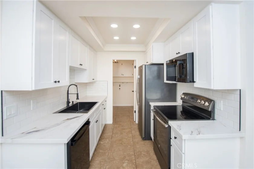 811 Pillar Point Way photo 8