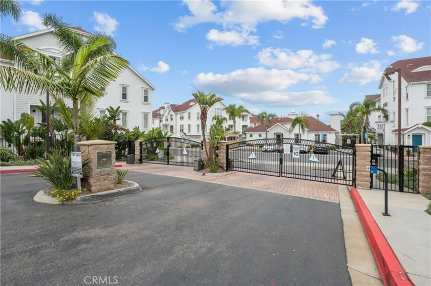 825 Harbor Cliff Way #261 photo 1