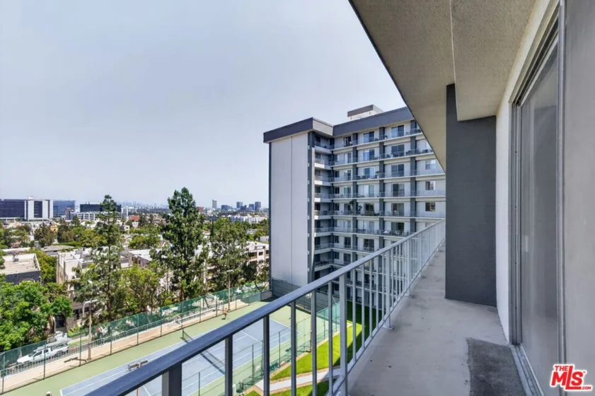 100 S Doheny Drive #719 photo 31
