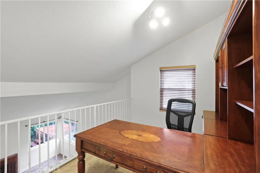 1676 Sumac photo 16