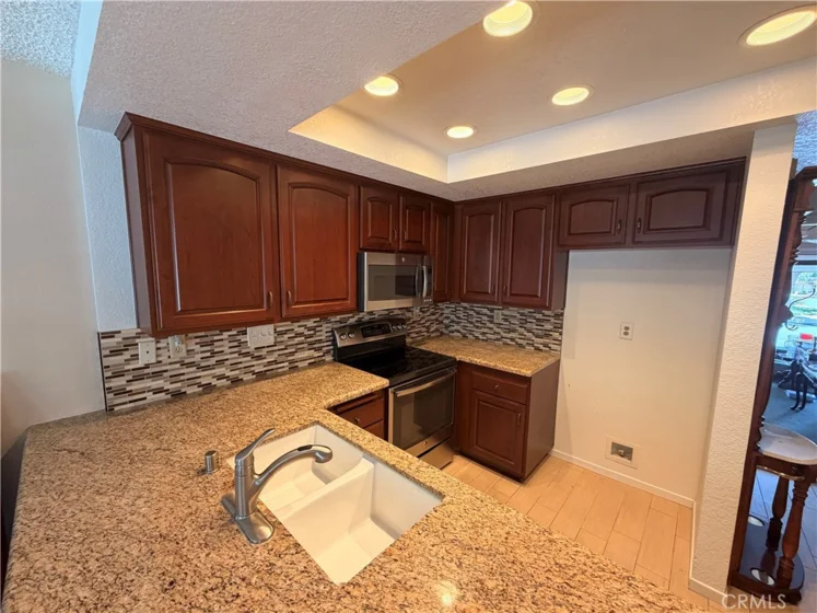 933 Creekside Drive #126 photo 4