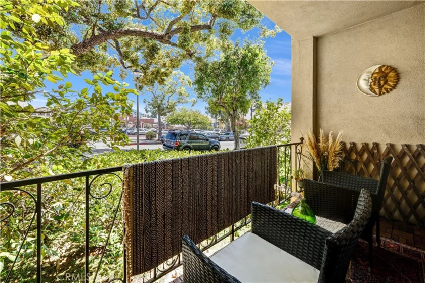 215 N Kenwood Street #106 photo 8