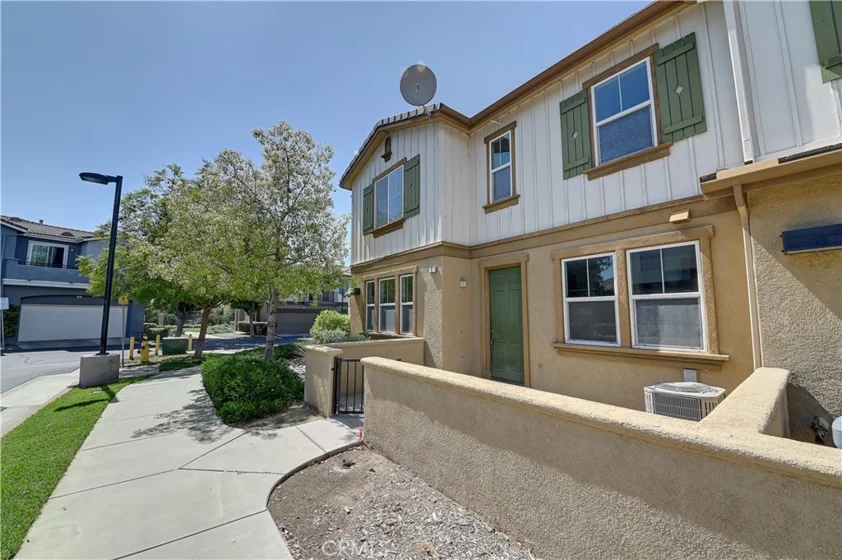 26287 Iris Avenue #E photo 30