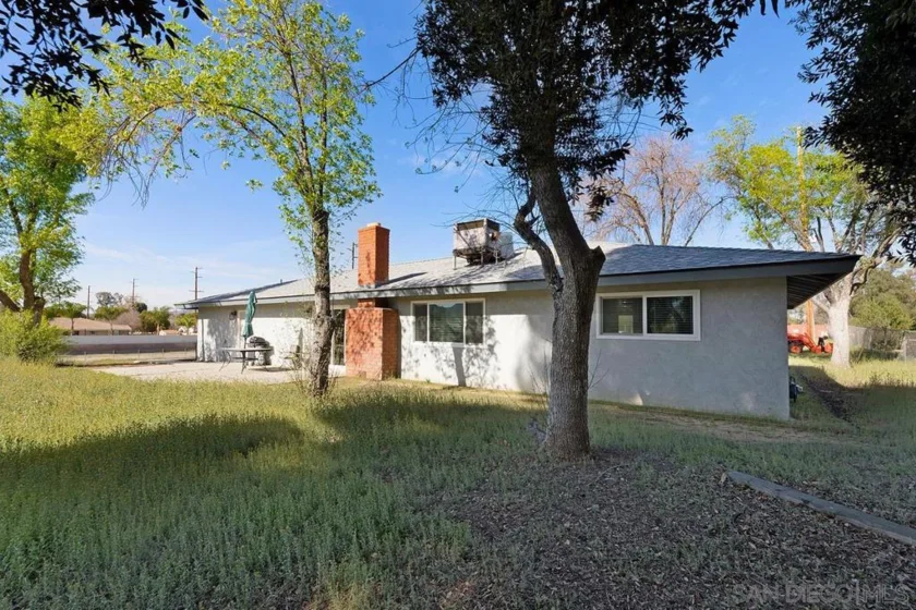 24567 Adams Avenue photo 32