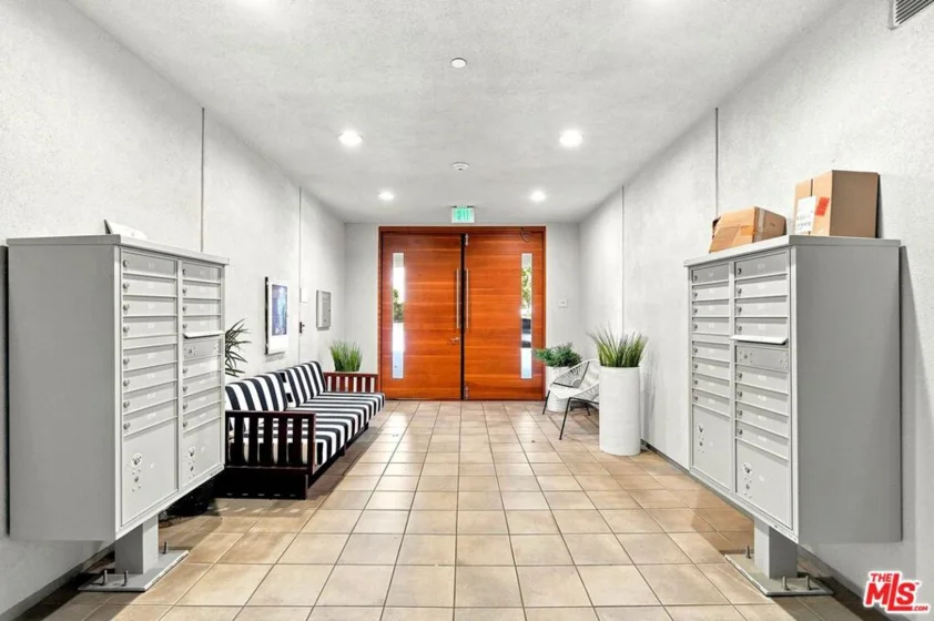 4240 Laurel Canyon Boulevard #305 photo 31