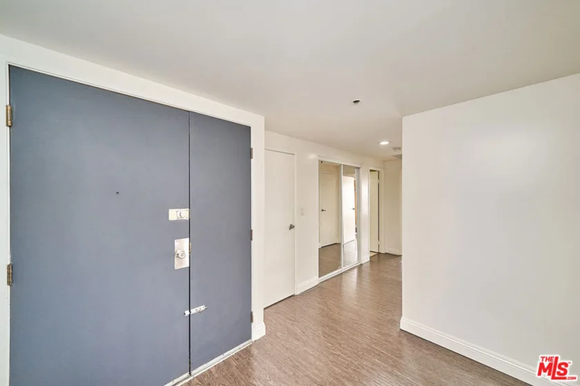 727 S Ardmore Avenue #801 photo 21