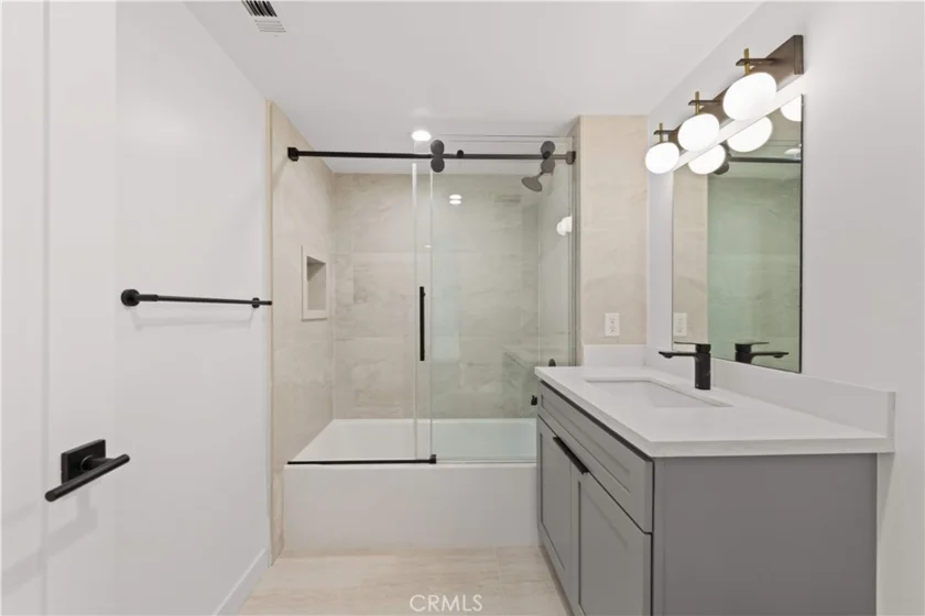176 N Catalina Avenue #404 photo 20