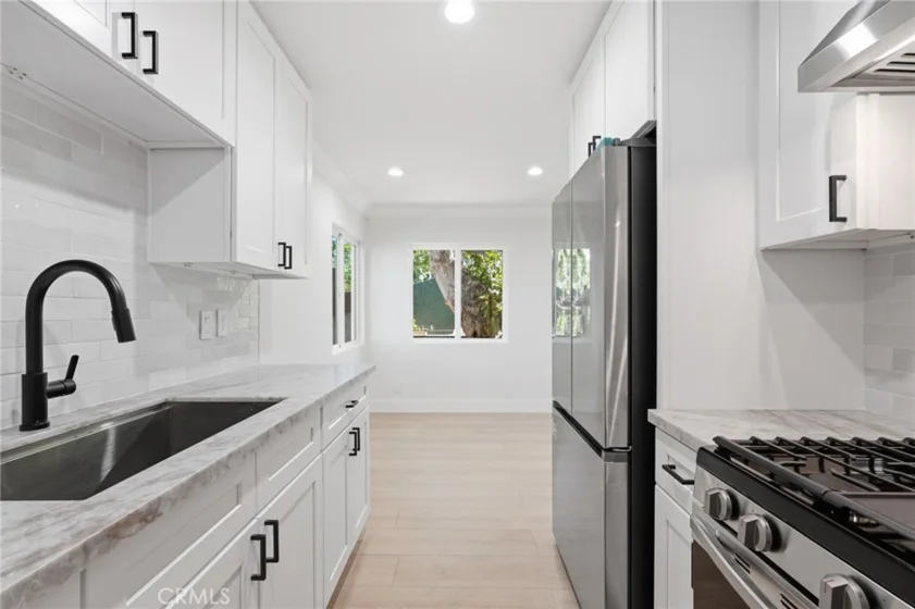 7439 Woodman Avenue #54 photo 9