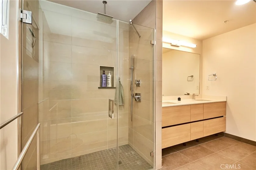 820 S Wilton Place #304 photo 18