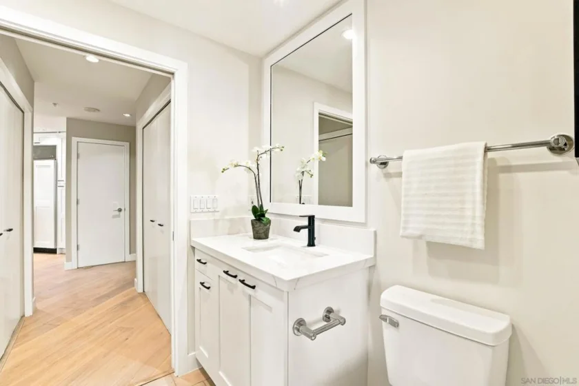 700 W Harbor Drive #1805 photo 22