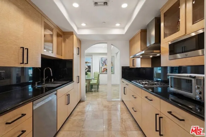 137 S Spalding Drive #401 photo 12