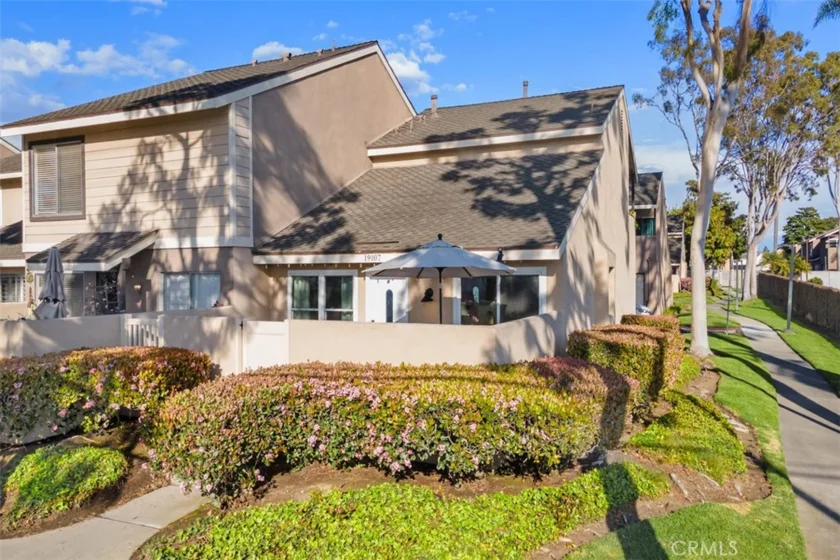 19107 Sloop Circle photo 1