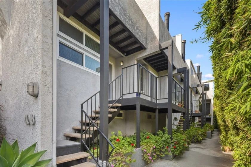 4018 Redwood Avenue #A photo 2