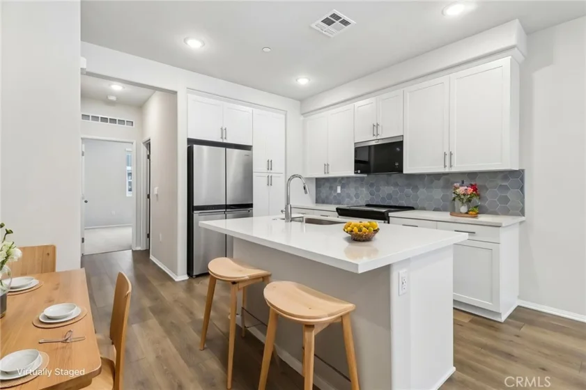 405 Lotus Drive photo 9