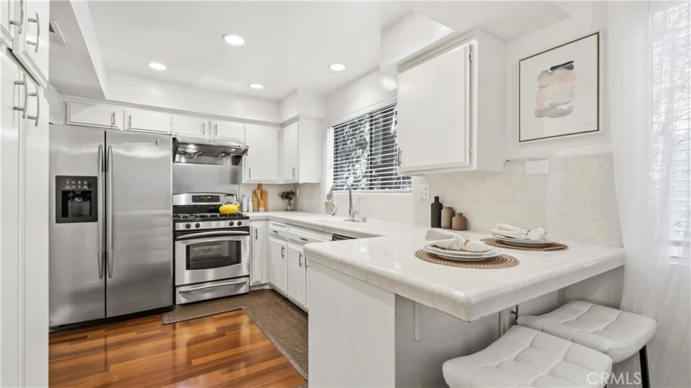 432 S Oak Knoll Avenue #4 photo 13