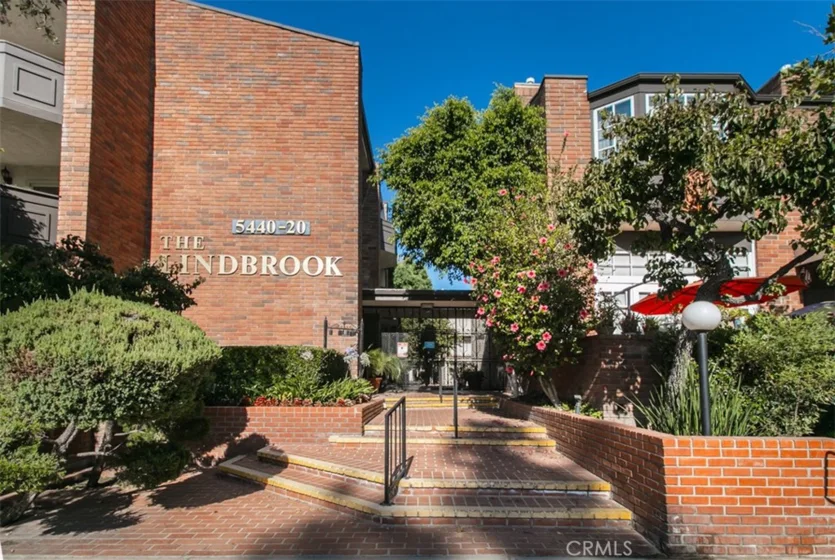 5440 Lindley Avenue #310 photo 2