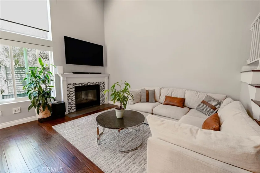543 Victoria #M photo 6