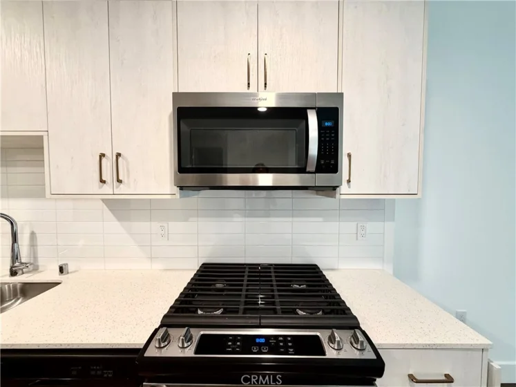 709 E Walnut Street #222 photo 4