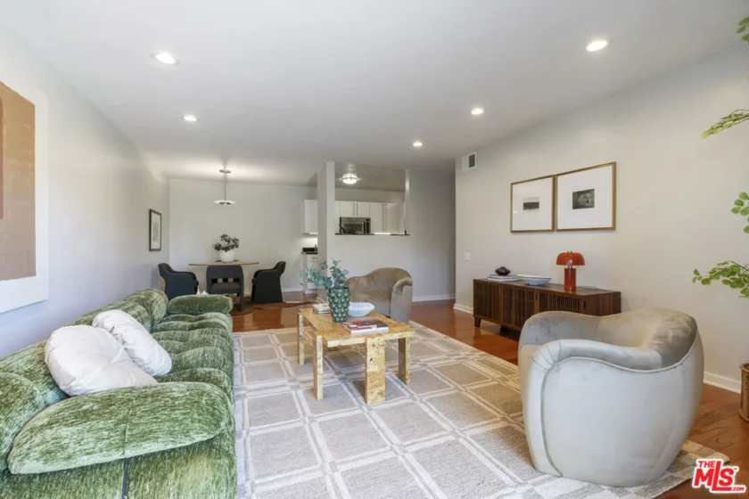 330 S Barrington Avenue #201 photo 3