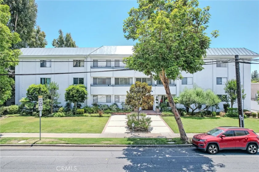 972 E California #202 photo 30
