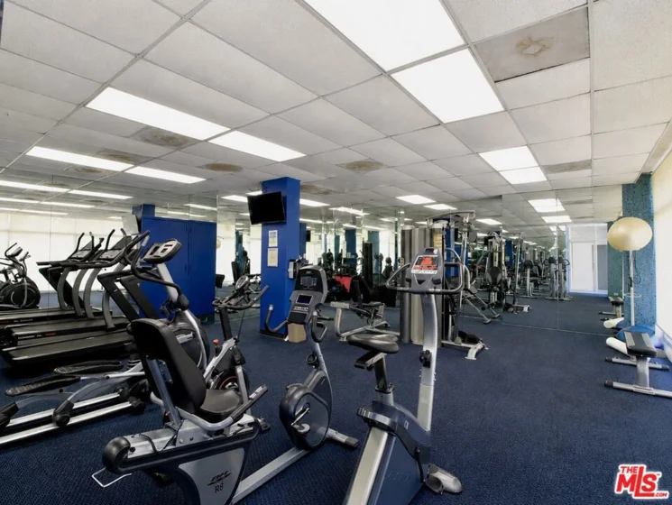 10450 Wilshire Boulevard #10J photo 45