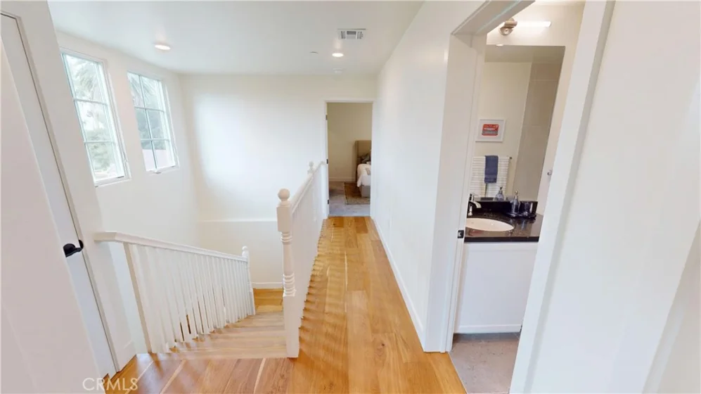 1878 E Walnut Street #203 photo 22