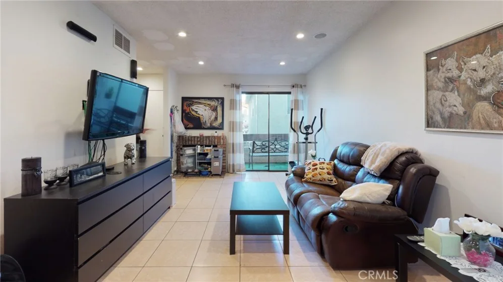 18954 Sherman Way #5 photo 1