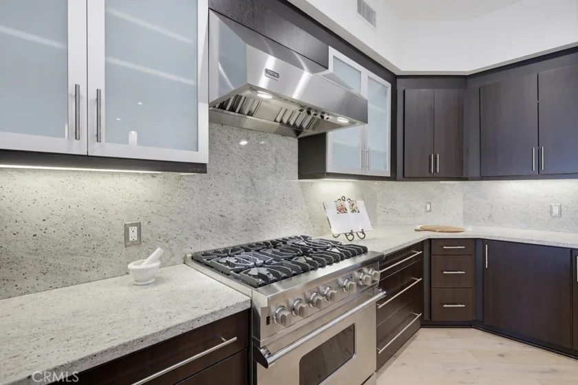 402 Rockefeller #406 photo 17